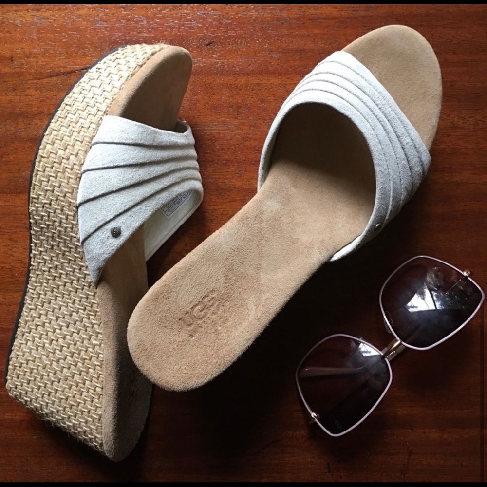 Ugg Alvina Wegg Sandals ... rare color, never worn